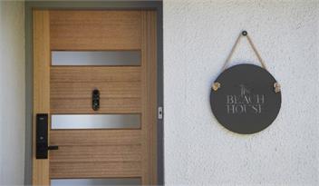 The Beachhouse- absolute beachfront! - Papamoa Beach