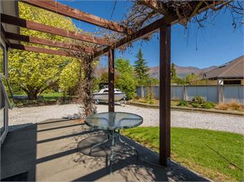 Charming on Cherry (Bachcare) - Wanaka