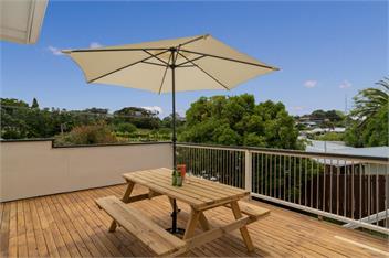 Sun Seeker Bach (Bachcare) - Cooks Beach