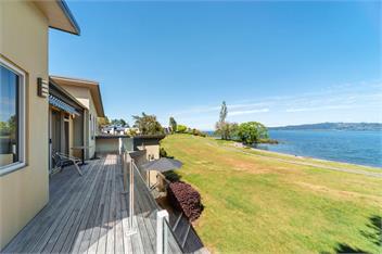Lakeside Vistas Magic (Bachcare) - Rainbow Point