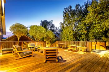 Belfast Dacha, Central, Linen and clean included, Hot Tub and Sauna. - Hanmer Springs 