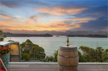 The Bolthole (Bachcare) - Lyttelton