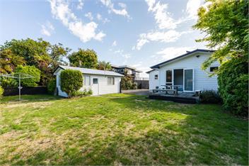 Scenic Lake Views (Bachcare) - Taupo