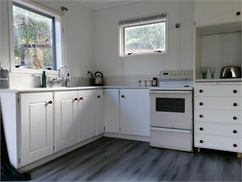The Rabbithole Guesthouse - Upper Hutt