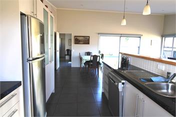 Waimaire Beach house - Richardsons - Whitianga
