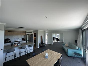 Modern and Sunny Central Spot - Nelson