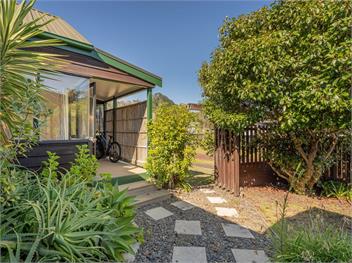 Beaumont Beach Retreat (Bachcare) - Pauanui