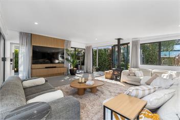Sun Kissed Pool Villa (Bachcare) - Mangawhai