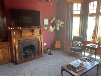 3 Bedroom Victorian Villa with Sea Views - OAMARU 