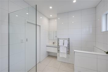 7th Heaven *Spa Pool, Swimming Pool & Close to CBD* - Napier