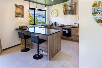 Mariners Lookout: Modern Cass Bay Escape with Stunning Views - Christchurch
