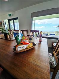 Hosts on the Coast Tui Hills - Katikati