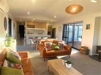 Modern home in central Wānaka - Wanaka