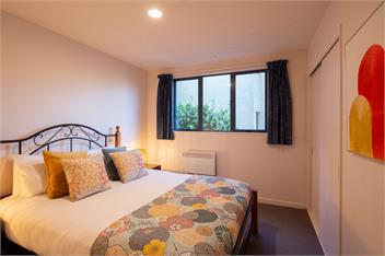 Central Home | Lake Views | 3 Bedrooms | Free WIFI - Queenstown