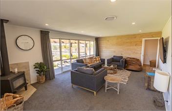 Panoramic Mountain View Retreat - Twizel