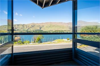 Lakefront Retreat - Wanaka