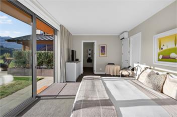 Fabulous bedroom views from exclusive private home - Queenstown