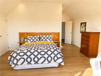 Sunny Matarangi Beach House -