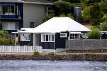 Mabel's, 1860's Cottage - Mangonui