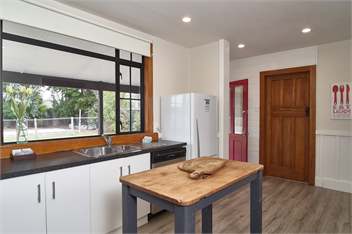 Racecourse Villa - Christchurch