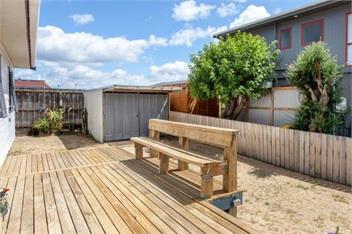 BARBARA AVE BEACH HOUSE - Whangamata