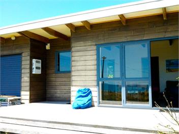 Beachfront Bach (Bachcare) - Rings Beach