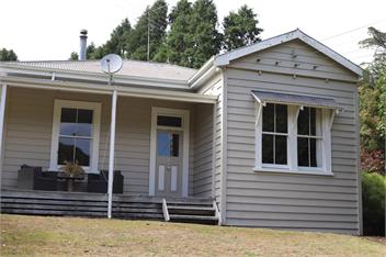 COZY ORGINAL FARM COTTAGE - Tui Ridge Homestay - Ohinewai