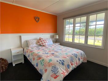 A FUNKY BEACH HOUSE - 127 OCEAN ROAD - whangamata