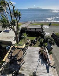 Sunny Beach Front Home - Porirua