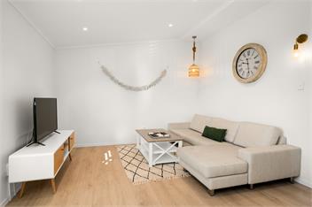 Chic Exec Apart w/Free Parking, Wifi & Netflix - Auckland 1071