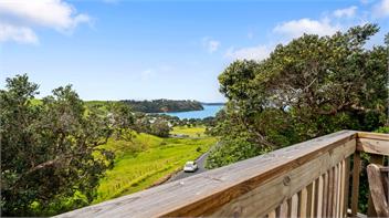 Pohutukawa Paradise (Bachcare) - Martins Bay