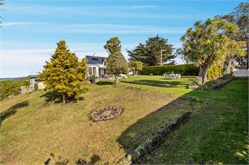 The Professor's Beach House (Bachcare) - Dunedin