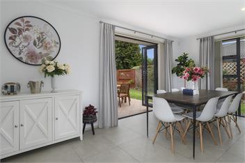 A Beach Hive at Papamoa Beach - 4 bedrooms - Tauraga