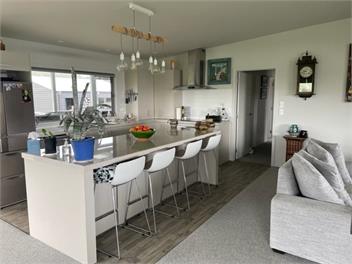 Coastal Paradise - Raglan - Raglan