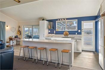Beachfront Favourite (Bachcare) - Foxton Beach