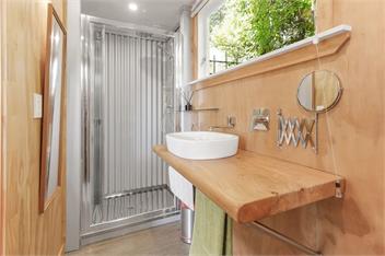 The Treehouse (Bachcare) - Raglan