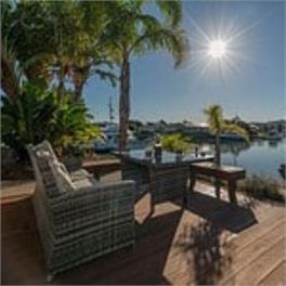 Hosts on the Coast Boost Morale on the Canal - Whitianga