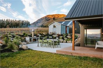 Ranger's Retreat | Stunning Mountain Views | Rural Location | Outdoor Fireplace - Wanaka