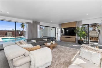 Sun Kissed Pool Villa (Bachcare) - Mangawhai
