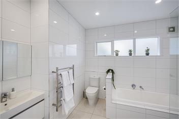 7th Heaven *Spa Pool, Swimming Pool & Close to CBD* - Napier