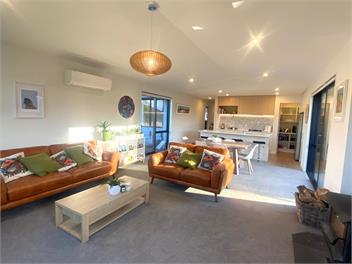Modern home in central Wānaka - Wanaka