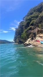 Kenepuru - Great Deck view and Easy Access to Secluded Beach - Marlborough Sounds