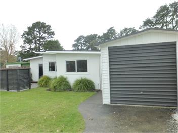 A Modern Kiwi Retreat – Golf Course Views 138 KIWI ROAD WHANGAMATA - WHANGAMATA