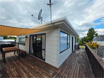 Rainbow Lake House (Bachcare) - Taupo Central