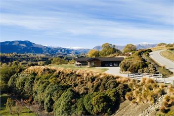 Fabulous bedroom views from exclusive private home - Queenstown