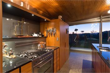 Kina Retreat - Main House with Pool Access -