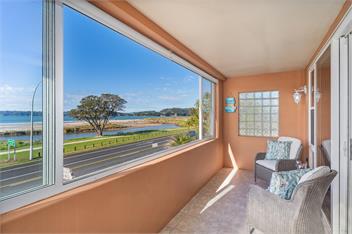 Seaview Studio Apartment - 