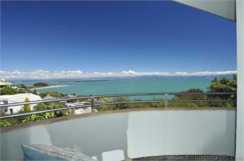 'Beach Views' - Executive Waterfront Holiday Home - Nelson