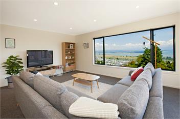 'Commodore' - Nelson Sea View Holiday Home - Nelson