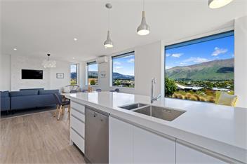 Karearea Views (Bachcare) - Wanaka